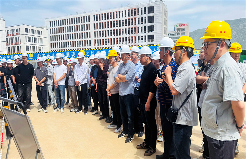 2025年4月17日，由莆田市涵江区住房和城乡建设局主办、3003新葡的京三建承办的钢筋安装工程质量防控现场交流会在联东U谷·涵江海峡智造产业谷一期成功召开。